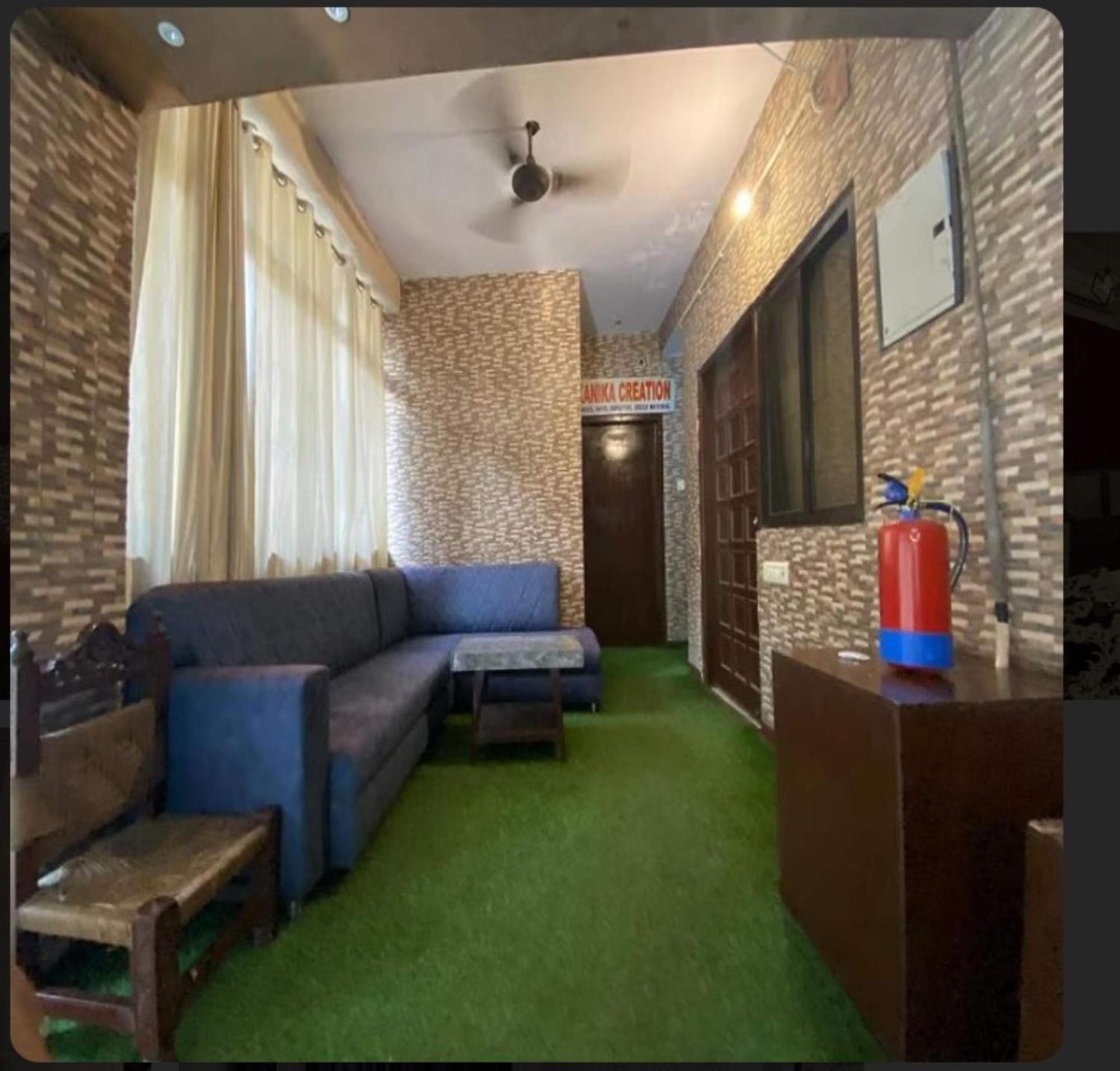 Hotel New Ashiyana Palace Near Ganga Ghat And Vishwanath Temple Varanasi Exterior foto